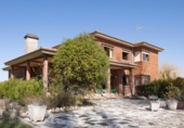 Chalet independiente con terreno en venta en la España, Villanubla, ref: TR400849 foto