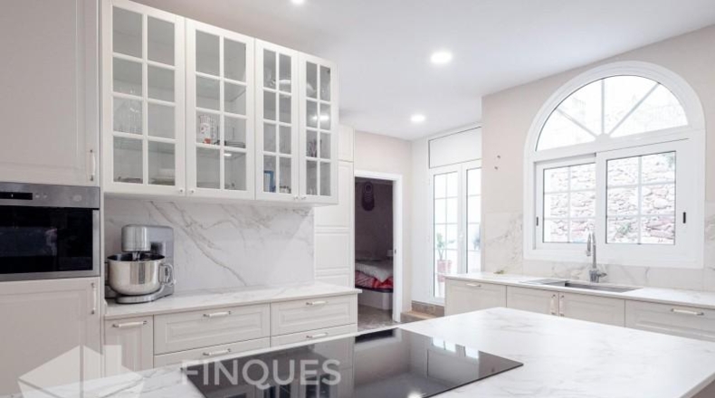 Барселона - Sant Feliu de Codines - 316m2