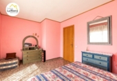 Отдельно стоящий дом с участком на продажу в городе Arenys de Mar Фото