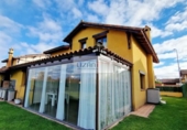 Chalet independiente con terreno en venta en la España, Villaquilambre, ref: TR367039 foto
