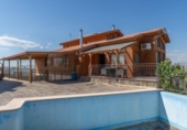 Chalet independiente con terreno en venta en la España, Cúllar Vega, ref: TR165895 foto