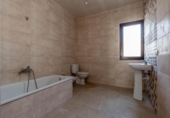 Chalet independiente con terreno en venta en la España, Cúllar Vega, ref: TR165895 foto
