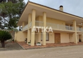 Chalet independiente con terreno en venta en la España, Ontinyent, ref: TR358476 foto
