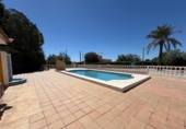 Chalet independiente con terreno en venta en la España, San Vicente del Raspeig, ref: TR404550 foto