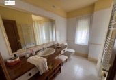 Chalet independiente con terreno en venta en la España, Chozas de Abajo, ref: TR313343 foto