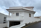 Chalet independiente con terreno en venta en la España, Santa Úrsula, ref: TR412000 foto
