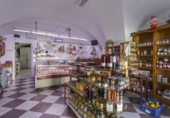 Отдельно стоящий дом с участком на продажу в городе Marzà Фото