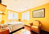 Chalet independiente con terreno en venta en la España, Villaviciosa, ref: TR341233 foto