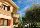 Chalet independiente con terreno en venta en la España, Borriol, ref: TR339292 foto