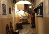 Отдельно стоящий дом с участком на продажу в городе Valencia de Don Juan Фото