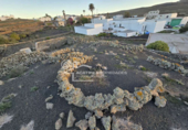 Chalet independiente con terreno en venta en la España, Teguise, ref: TR221680 foto