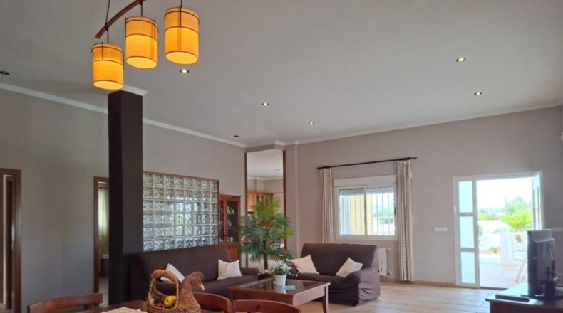 Valencia - Oliva - 1350m2