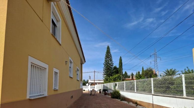 Valencia - Oliva - 1350m2