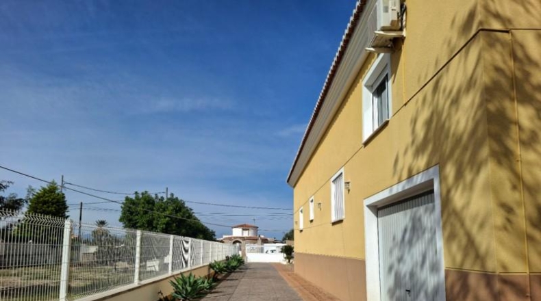 Valencia - Oliva - 1350m2
