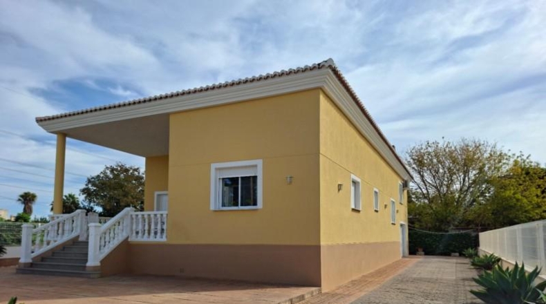 Valencia - Oliva - 1350m2