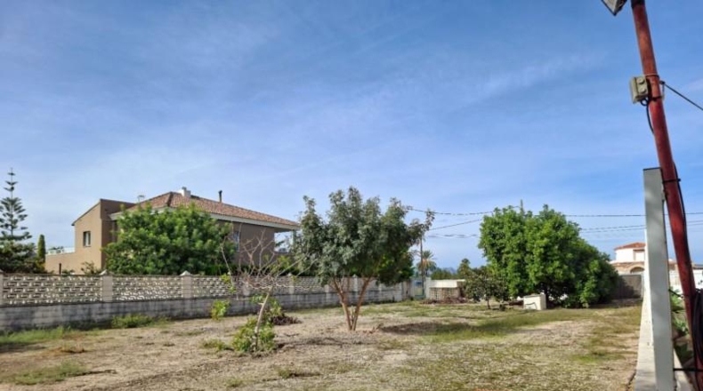 Valencia - Oliva - 1350m2
