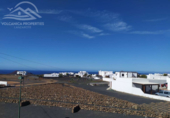Chalet independiente con terreno en venta en la España, Tinajo, ref: TR242478 foto