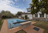 Chalet independiente con terreno en venta en la España, Villa de Otura, ref: TR376093 foto