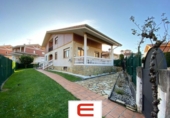 Chalet independiente con terreno en venta en la España, Castro-Urdiales, ref: TR394930 foto