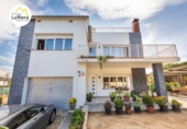 Chalet independiente con terreno en venta en la España, Arenys de Munt, ref: TR379085 foto