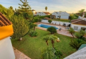 Chalet independiente con terreno en venta en la España, Espartinas, ref: TR363431 foto