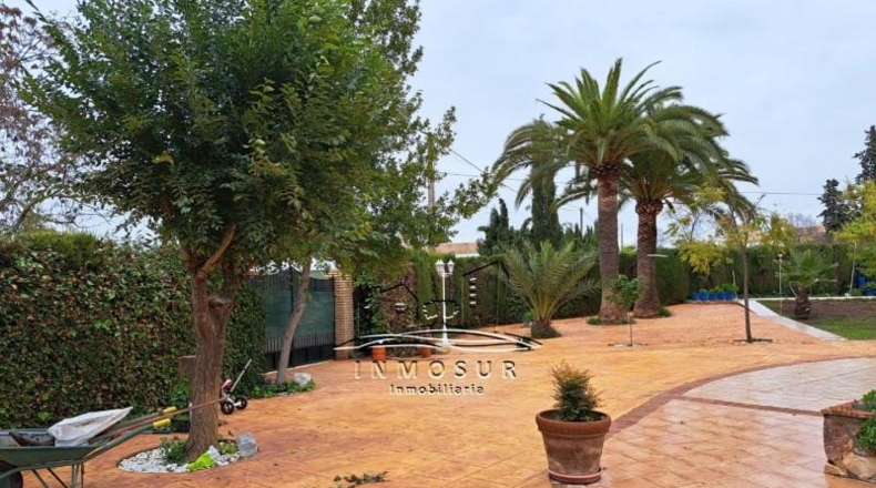 Córdoba - Lucena - 2700m2