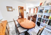 Отдельно стоящий дом с участком на продажу в городе Benalmádena Фото