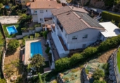 Chalet independiente con terreno en venta en la España, Cabrils, ref: TR406233 foto