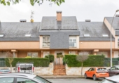 Casa de pueblo en venta en la España, Barañáin, ref: TR381183 foto