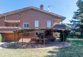 Chalet independiente con terreno en venta en la España, Sant Fruitós de Bages, ref: TR394645 foto