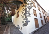 Chalet independiente con terreno en venta en la España, Icod de los Vinos, ref: TR144015 foto