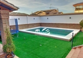 Xalet independent amb terreny en venda a la España, Lucena, ref.: TR152457 foto