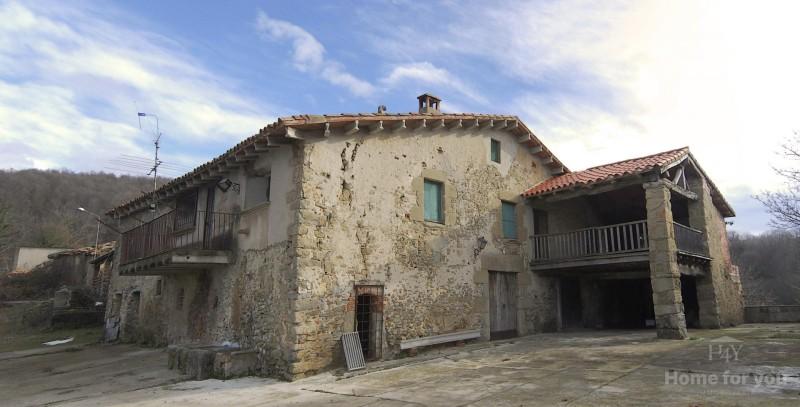 Country house with 5 rooms in Vidrà