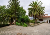 Chalet independiente con terreno en venta en la España, Teror, ref: TR354977 foto