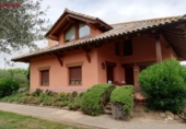 Chalet independiente con terreno en venta en la España, Albelda de Iregua, ref: TR147704 foto