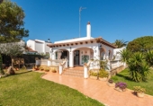 Chalet independiente con terreno en venta en la España, Ciutadella de Menorca, ref: TR362080 foto