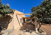 Chalet independiente con terreno en venta en la España, Porreras, ref: TR156709 foto
