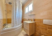 Chalet independiente con terreno en venta en la España, Arona, ref: TR398240 foto