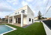 Chalet independiente con terreno en venta en la España, el Vendrell, ref: TR390179 foto