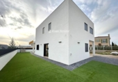 Chalet independiente con terreno en venta en la España, el Vendrell, ref: TR390179 foto