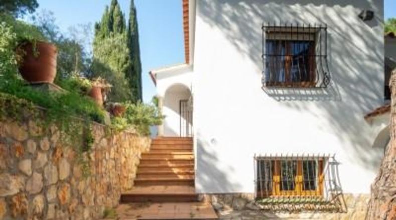 Gerona - l'Escala - 1048m2
