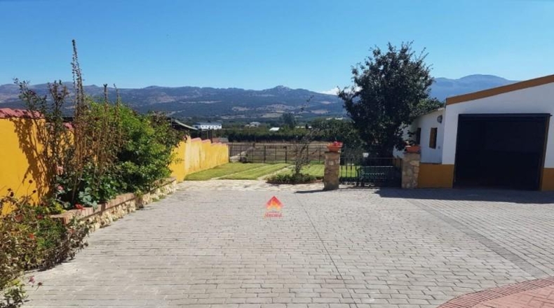 Córdoba - Zuheros - 10000m2