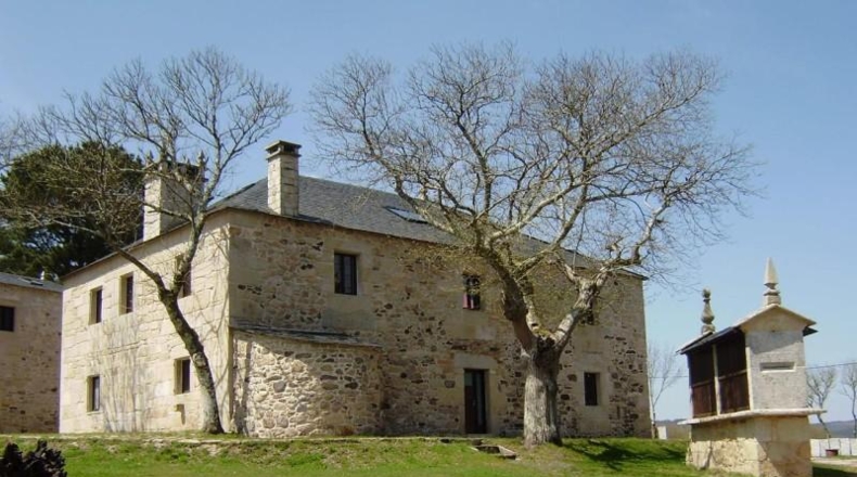 Lugo - Friol - 8000m2
