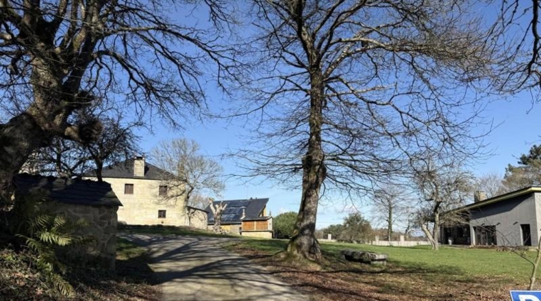 Lugo - Friol - 8000m2