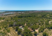 Chalet independiente con terreno en venta en la España, Torrevieja, ref: TR410867 foto