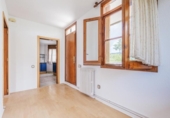 Chalet independiente con terreno en venta en la España, Terrassa, ref: TR374980 foto