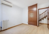 Chalet independiente con terreno en venta en la España, Terrassa, ref: TR374980 foto