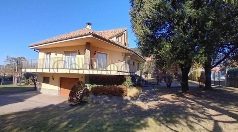 Barcelona - Sant Vicenç de Torelló - 2122m2