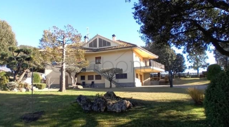 Barcelona - Sant Vicenç de Torelló - 2122m2
