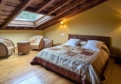 Country house with land for sale on España, Novales, ref: TR339286 photo
